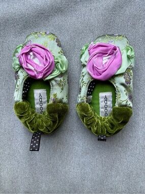 Baby Floral Slip-On Shoes-slippers with Pink Rose Accent - Green